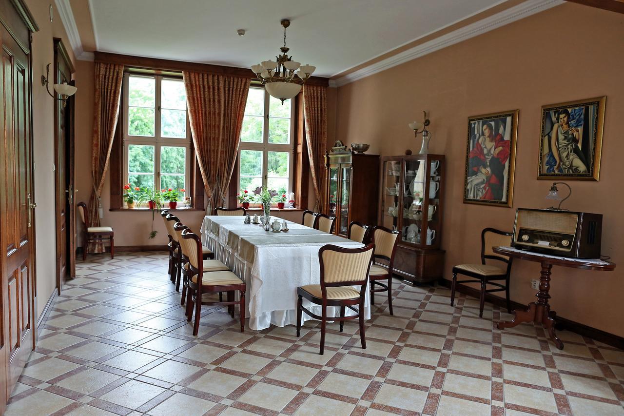 Dwor Bieland Panzió Elblag Kültér fotó